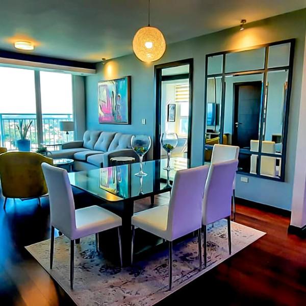 vista interior de la elegancia de los condominios Igvana Tara en San Pedro Sula, espacio acogedor y con hermosa vista