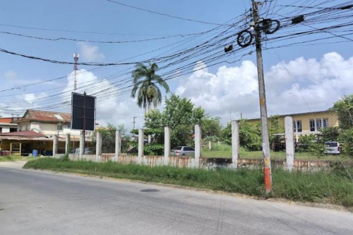 Barrio El Centro, atrás del Palacio Municipal de La Lima La Lima  Arq. Claudia Urbina